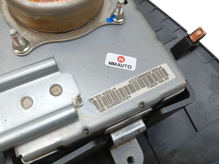 PODUSZKA PASAŻERA ZAŚLEPKA SUZUKI SWIFT V MK7 (10-13) 73920-68L00