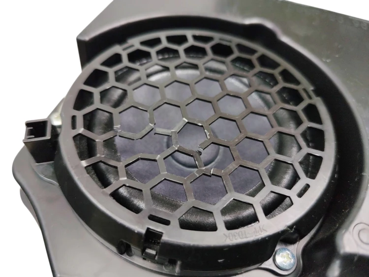 GŁOŚNIK SUBWOOFER MAZDA MX-30 (2020-) 35.5 kWh 145KM BDGF66996Y