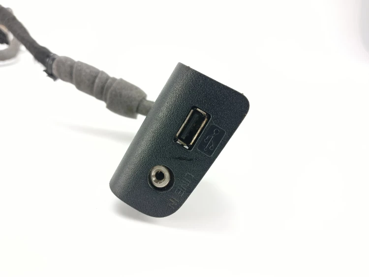 GNIAZDO USB FORD FOCUS MK3 LIFT (2014-2018) 1.5 TDCI 95KM F1ET-15K857