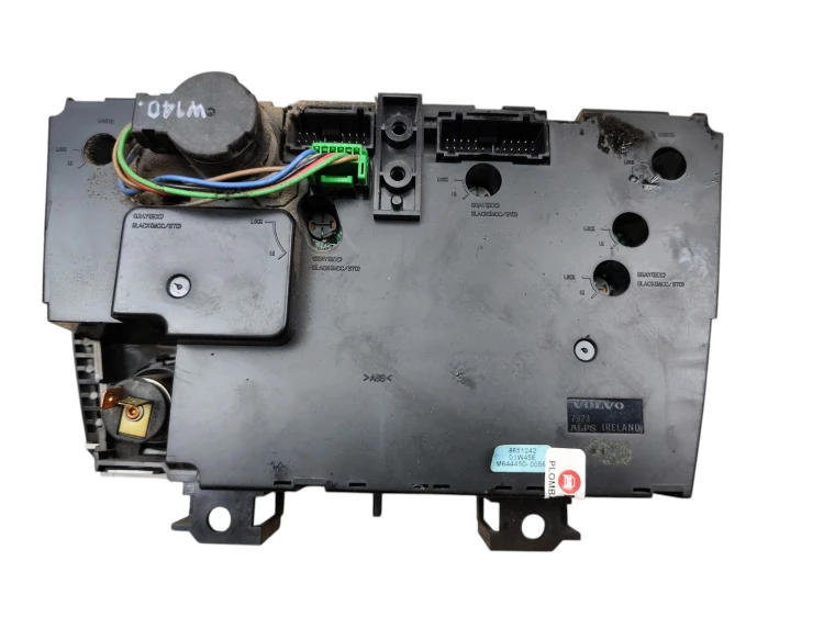 PANEL KLIMATYZACJI VOLVO V70 II (2000-2005) 2.4 D5 163KM 8651242