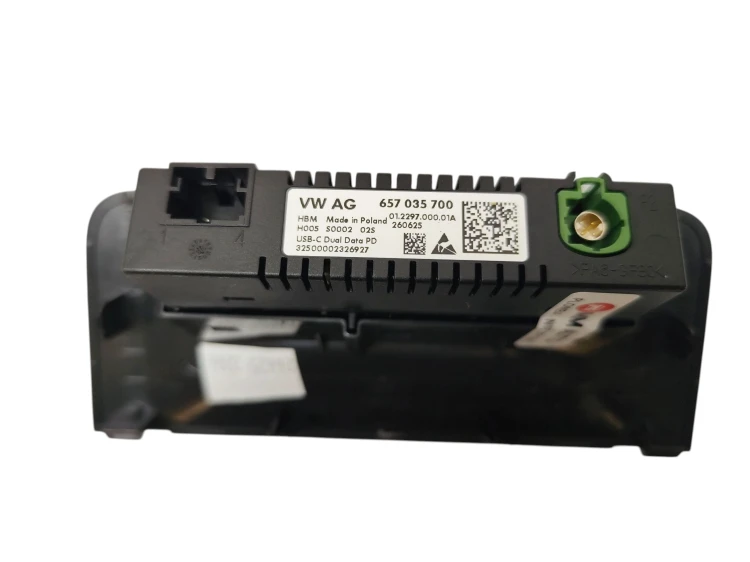 GNIAZDO USB SKODA ENYAQ LIFT (2025-) 85 286KM 210kW 657035700