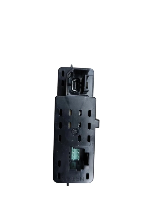 GNIAZDO USB NISSAN JUKE II F16 LIFT (2024-) 1.0 DIG-T 114KM 726045001