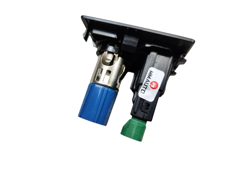 GNIAZDO USB SKODA SUPERB III (2015-2019) 2.0 TDI 150KM 5Q0035726E