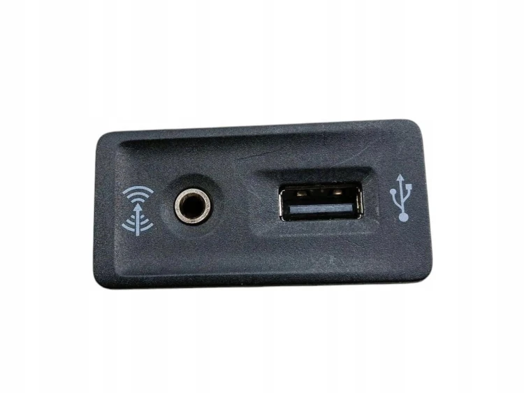 GNIAZDO USB AUX VW GOLF VII PASSAT B8 IBIZA IV 5G0035222F