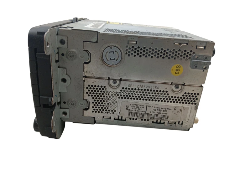 RADIO VOLKSWAGEN PASSAT B7 (2010-2014) 1.6 TDI 105KM 1P0035192