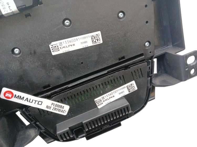 PANEL RADIA KLIMATYZACJI OPEL ASTRA J (2009-2012) 1.4 T 120KM 13360091 1336