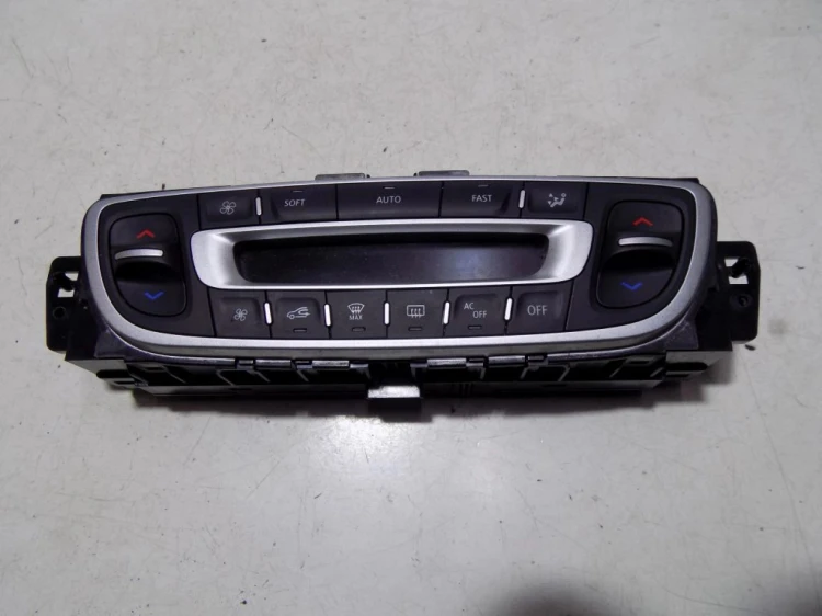 PANEL NAWIEWU RENAULT SCENIC III (2009-2013)