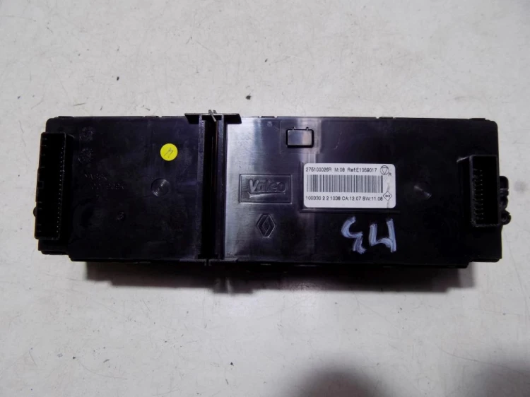 PANEL NAWIEWU RENAULT SCENIC III (2009-2013)