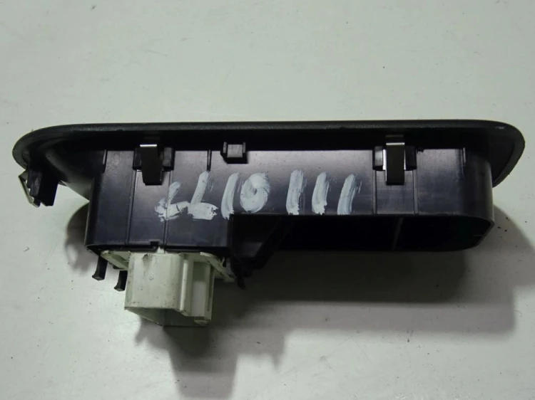 PANEL STEROWANIA SZYB RENAULT CLIO III (2005-2009)