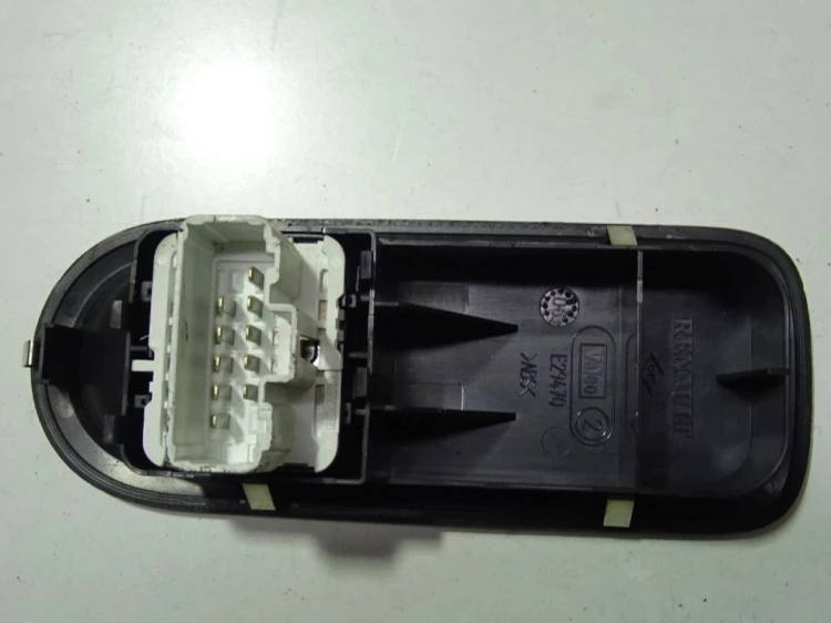 PANEL STEROWANIA SZYB RENAULT CLIO III (2005-2009)