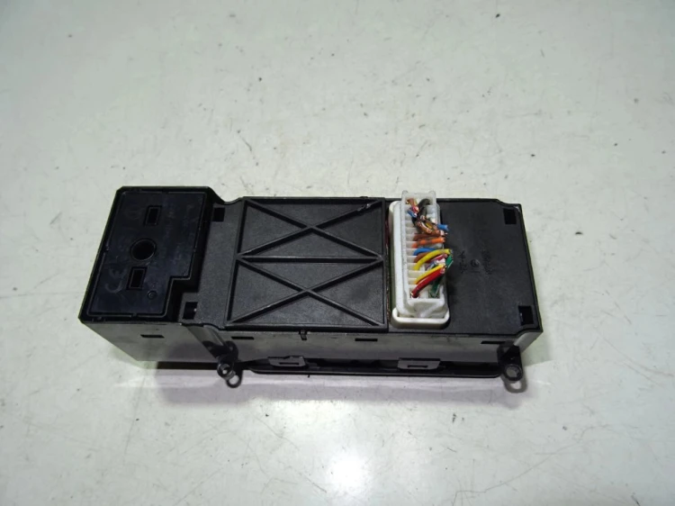 PANEL STEROWANIA SZYB HONDA ACCORD VII(2002-2008)