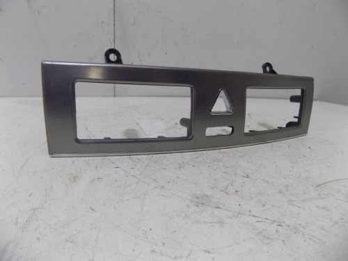 PANEL ŚRODKOWY MERCEDES C W203 LIFT