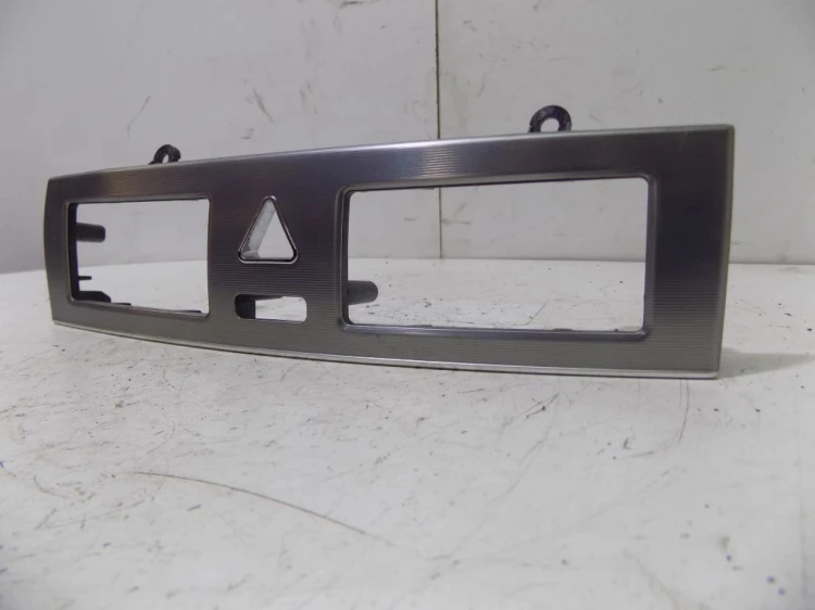 PANEL ŚRODKOWY MERCEDES C W203 LIFT