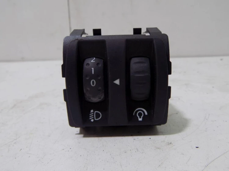 PRZYCISK REGULACJI ŚWIATEŁ RENAULT MEGANE II LIFT (2005-2008) 8200121805B