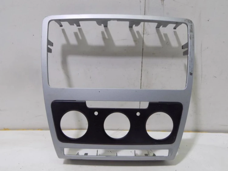 RAMKA ŚRODKOWA SKODA OCTAVIA II LIFT (2008-2013)