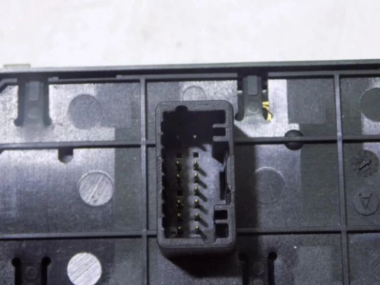 PANEL STEROWANIA SZYB RENAULT LAGUNA III (2007-)