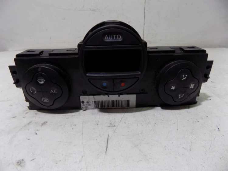 PANEL NAWIEWU RENAULT SCENIC II (2003-2005)
