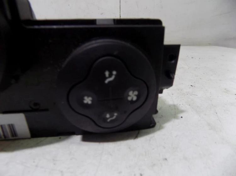 PANEL NAWIEWU RENAULT SCENIC II (2003-2005)