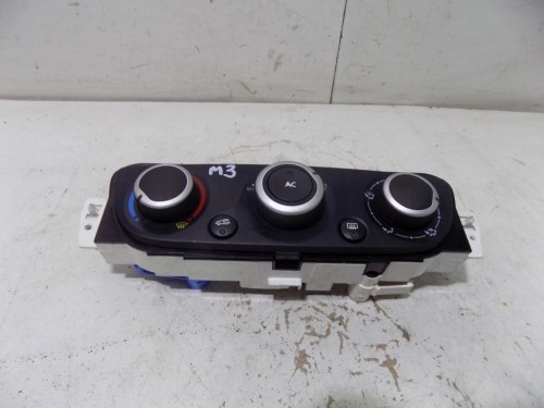 PANEL NAWIEWU RENAULT MEGANE III (2008-2013)