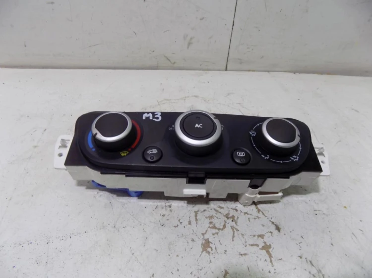 PANEL NAWIEWU RENAULT MEGANE III (2008-2013)