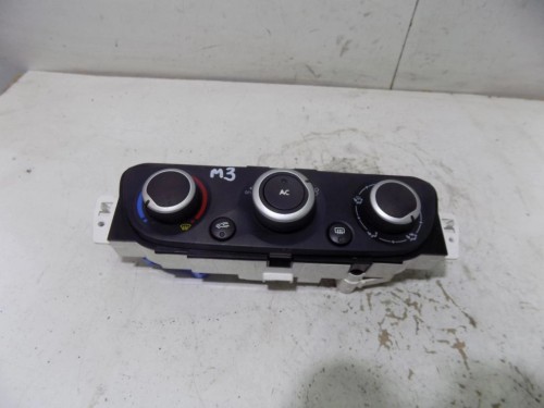 PANEL NAWIEWU RENAULT MEGANE III (2008-2013)