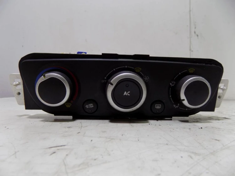 PANEL NAWIEWU RENAULT MEGANE III (2008-2013)