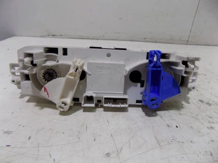 PANEL NAWIEWU RENAULT MEGANE III (2008-2013)