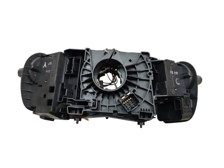 PRZEŁĄCZNIK ZESPOLONY RENAULT SCENIC II (2003-2005) 1.9 DCI 120KM 770106040