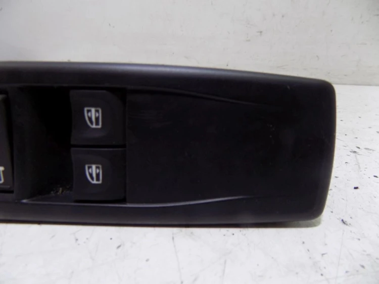 PANEL STEROWANIA SZYB RENAULT MEGANE III (2008-2013)