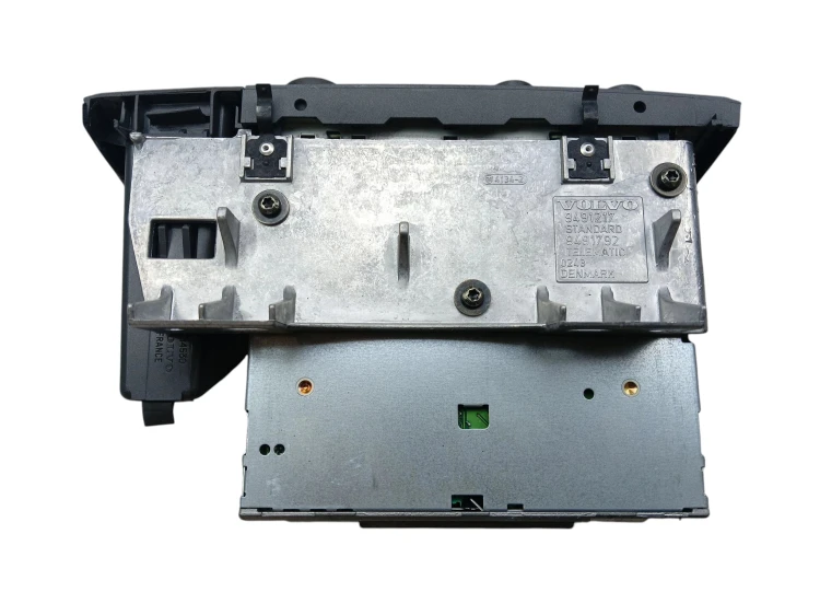 RADIO VOLVO XC70 I (2000-2004) 2.4 T 200KM 8651152