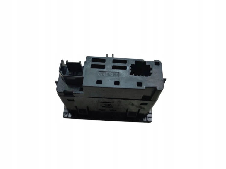 GNIAZDO USB NISSAN QASHQAI J12 LIFT (2024-) 1.3 DIG-T 140KM 284H3 7JA0A 284