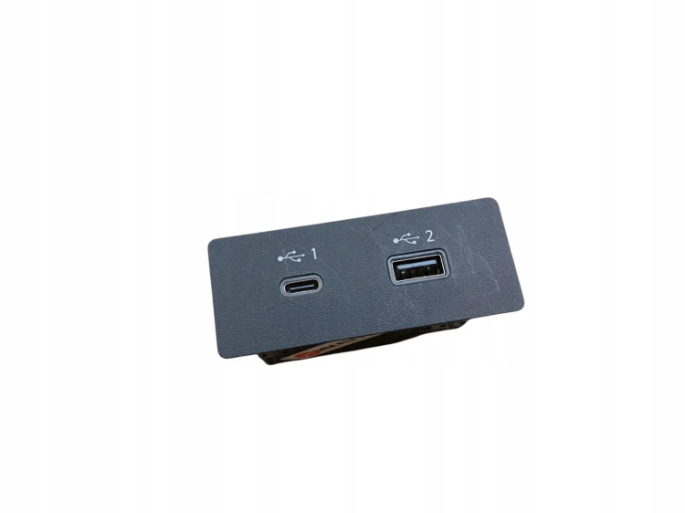 GNIAZDO USB NISSAN QASHQAI J12 (2021-2024) 1.3 DIG-T 140KM 284H36RA2A