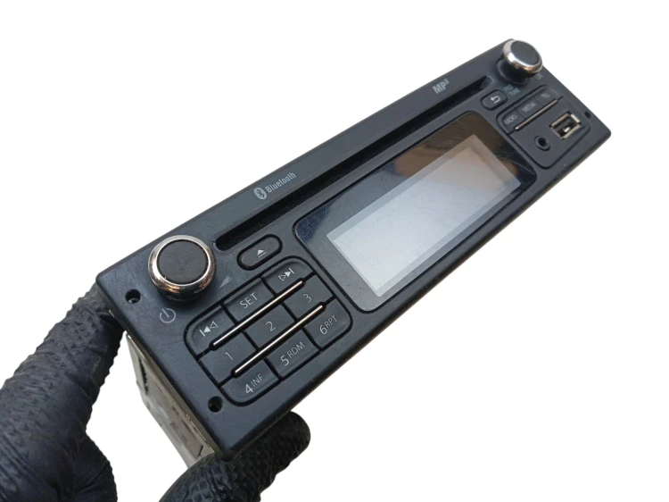 RADIO DACIA DUSTER I (2010-2013) 1.6 16V 105KM 281155052R