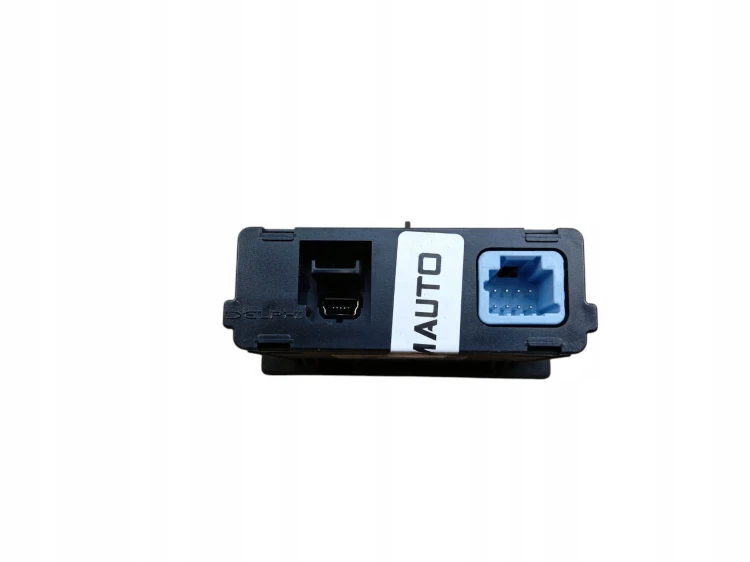 GNIAZDO USB RENAULT CLIO V LIFT (2023-) 1.6 E-TECH 143KM 284H39520R