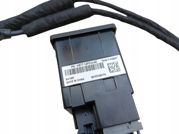GNIAZDO USB FORD FIESTA MK8 LIFT (2021-2023) 1.0 EcoBoost 125KM HS7T-14F014