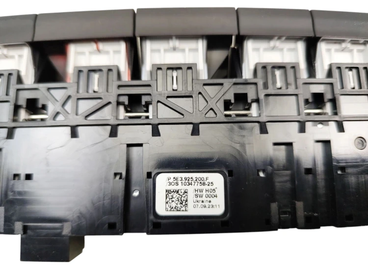 PANEL ŚRODKOWY SKODA OCTAVIA IV (2019-2024) 1.0 TSI 110KM 5E3925200F
