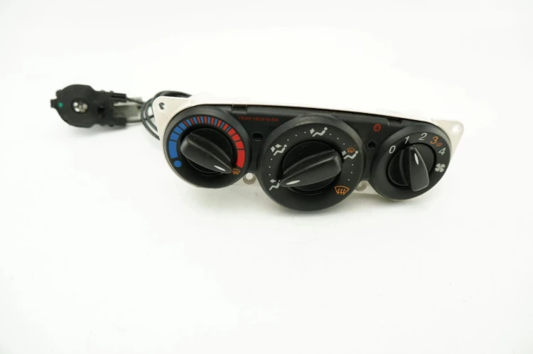 PANEL NAWIEWU FORD FIESTA MK5 (2002-2005) 1.4 TDCI 1SH4-18C419-BA