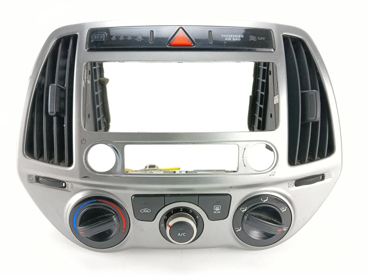 RAMKA ŚRODKOWA PANEL KLIMATYZACJI HYUNDAI I20 I LIFT (2012-2015) 1.2 16V 86