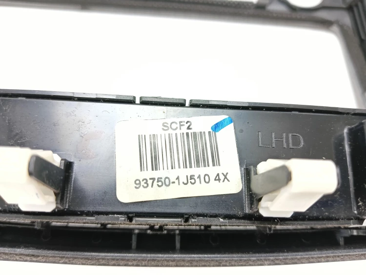 RAMKA ŚRODKOWA PANEL KLIMATYZACJI HYUNDAI I20 I LIFT (2012-2015) 1.2 16V 86