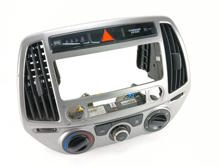 RAMKA ŚRODKOWA PANEL KLIMATYZACJI HYUNDAI I20 I LIFT (2012-2015) 1.2 16V 86