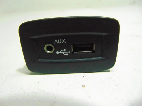 GNIAZDO USB AUX RENAULT SCENIC III (2009-2013) 1.6 16V