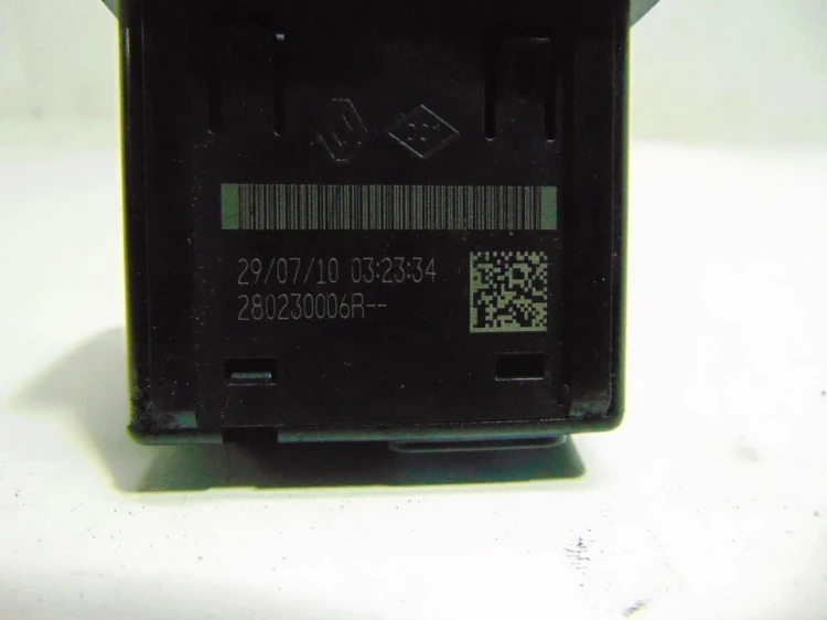 GNIAZDO USB AUX RENAULT SCENIC III (2009-2013) 1.6 16V