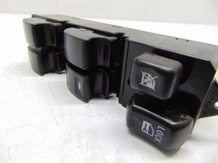 PANEL STEROWANIA SZYB MITSUBISHI OUTLANDER II (2006 - 2013) 2.0 DI-D 8608A1