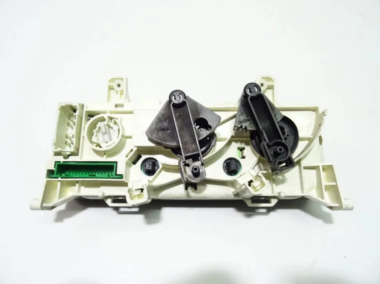 PANEL NAWIEWU RENAULT CLIO II LIFT (2003-2005)