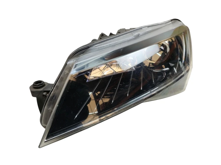 LAMPA LEWY PRZÓD SKODA SUPERB III (2015-2019) 2.0 TDI 150KM 3V2941015A
