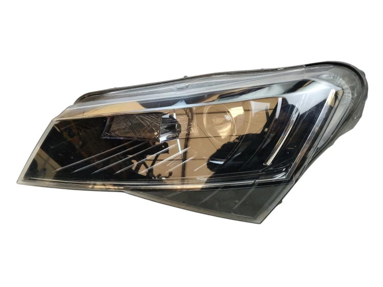 LAMPA LEWY PRZÓD SKODA SUPERB III (2015-2019) 2.0 TDI 150KM 3V2941015A