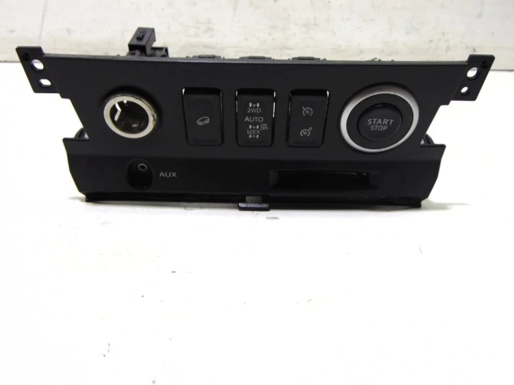PANEL ŚRODKOWY RENAULT KOLEOS (2008-2015)