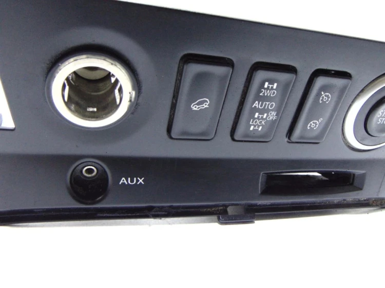 PANEL ŚRODKOWY RENAULT KOLEOS (2008-2015)