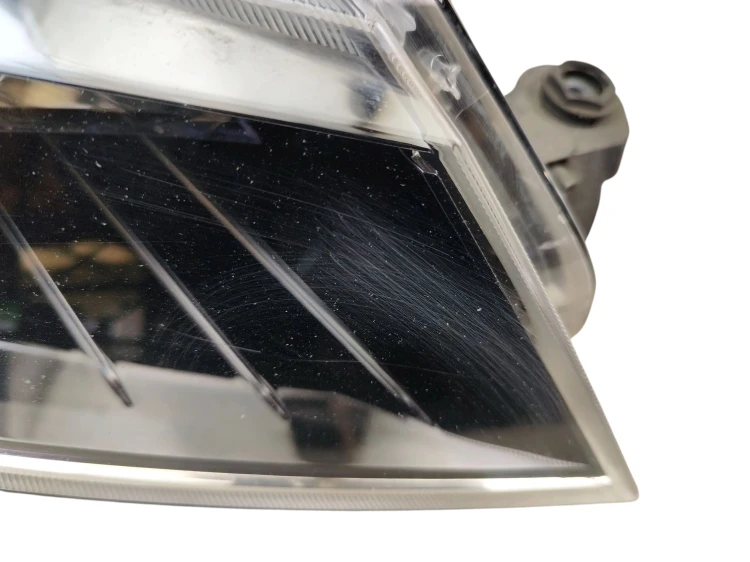 LAMPA PRAWY PRZÓD SKODA SUPERB III (2015-2019) 2.0 TDI 150KM 3V2941016A