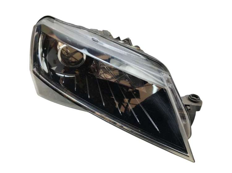 LAMPA PRAWY PRZÓD SKODA SUPERB III (2015-2019) 2.0 TDI 150KM 3V2941016A
